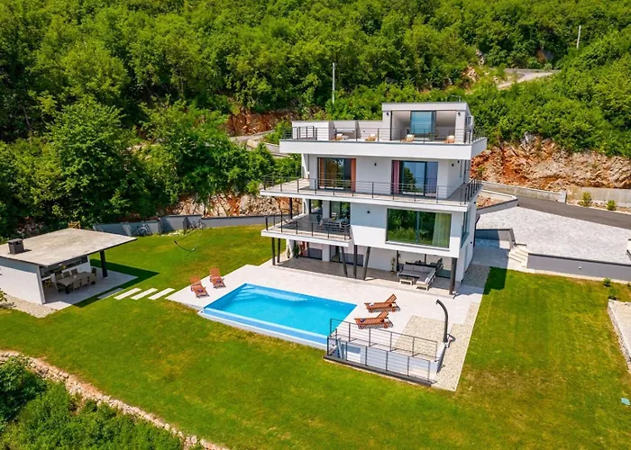 Deavista By Villsy Villa